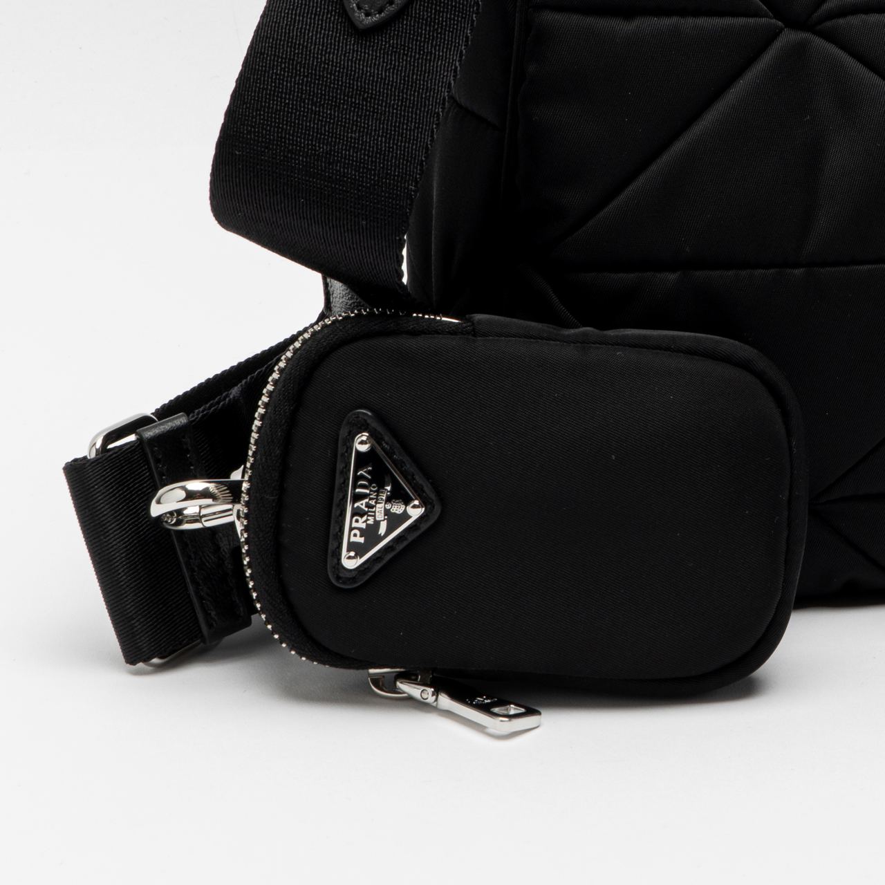 ★TOUT Y EST★ Vector nylon hobo bag black REBA4EY31BK Prada Black Tessuto Nylon Embroidered Large Drawstring Hobo
