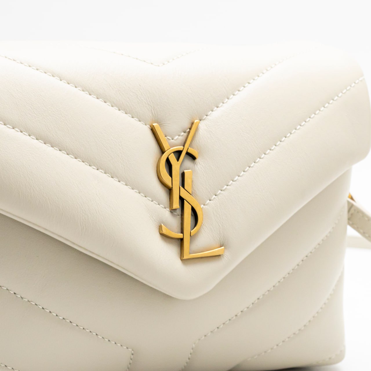 Saint Laurent Loulou Toy Y-Quilted Bag White Ghw – voilà.id