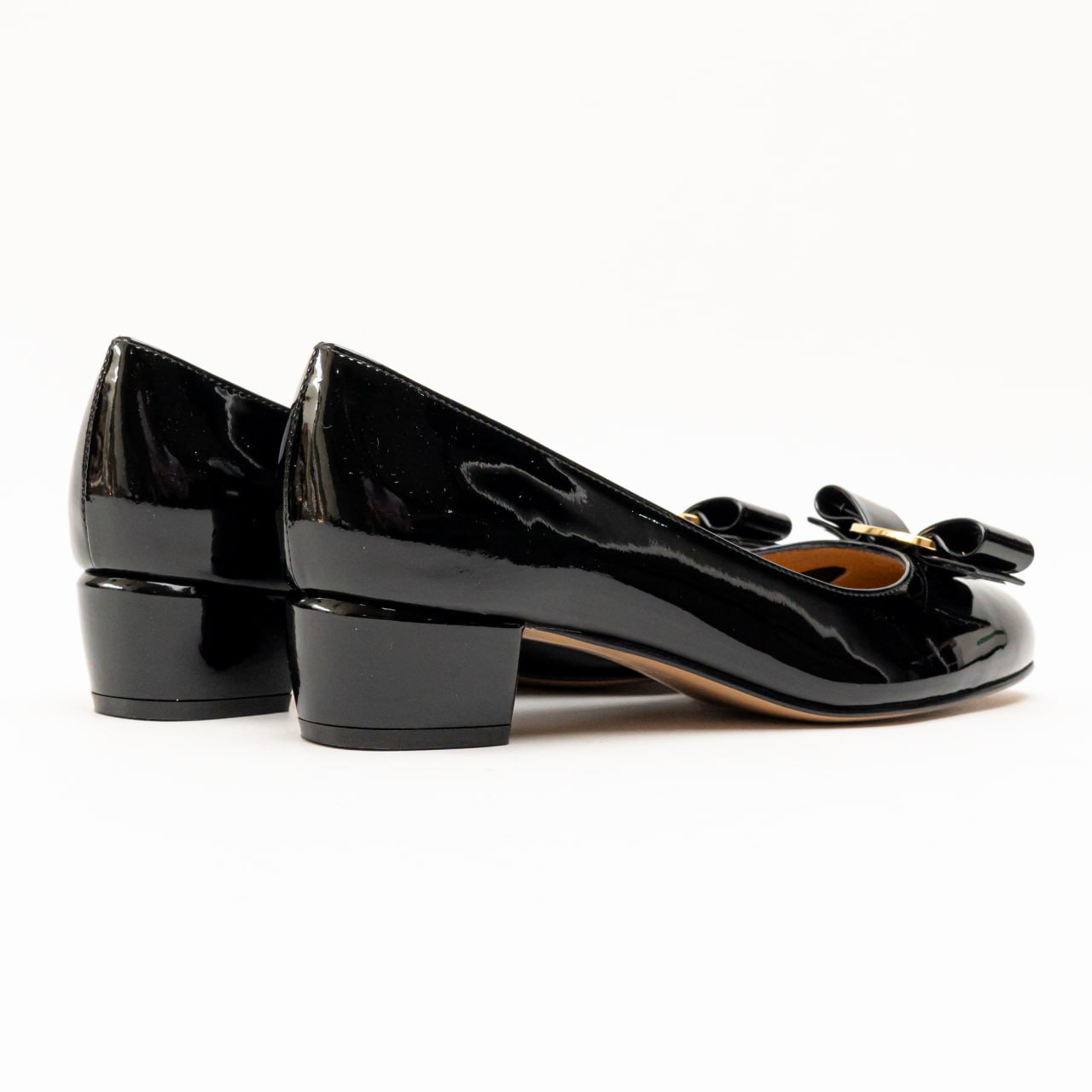 シューズ・サンダルその他 FERRAGAMO Woman Pumps Black 01B221 591963 216 楽天市場】フェラガモ パンプス ヴァラ ブラック レディース