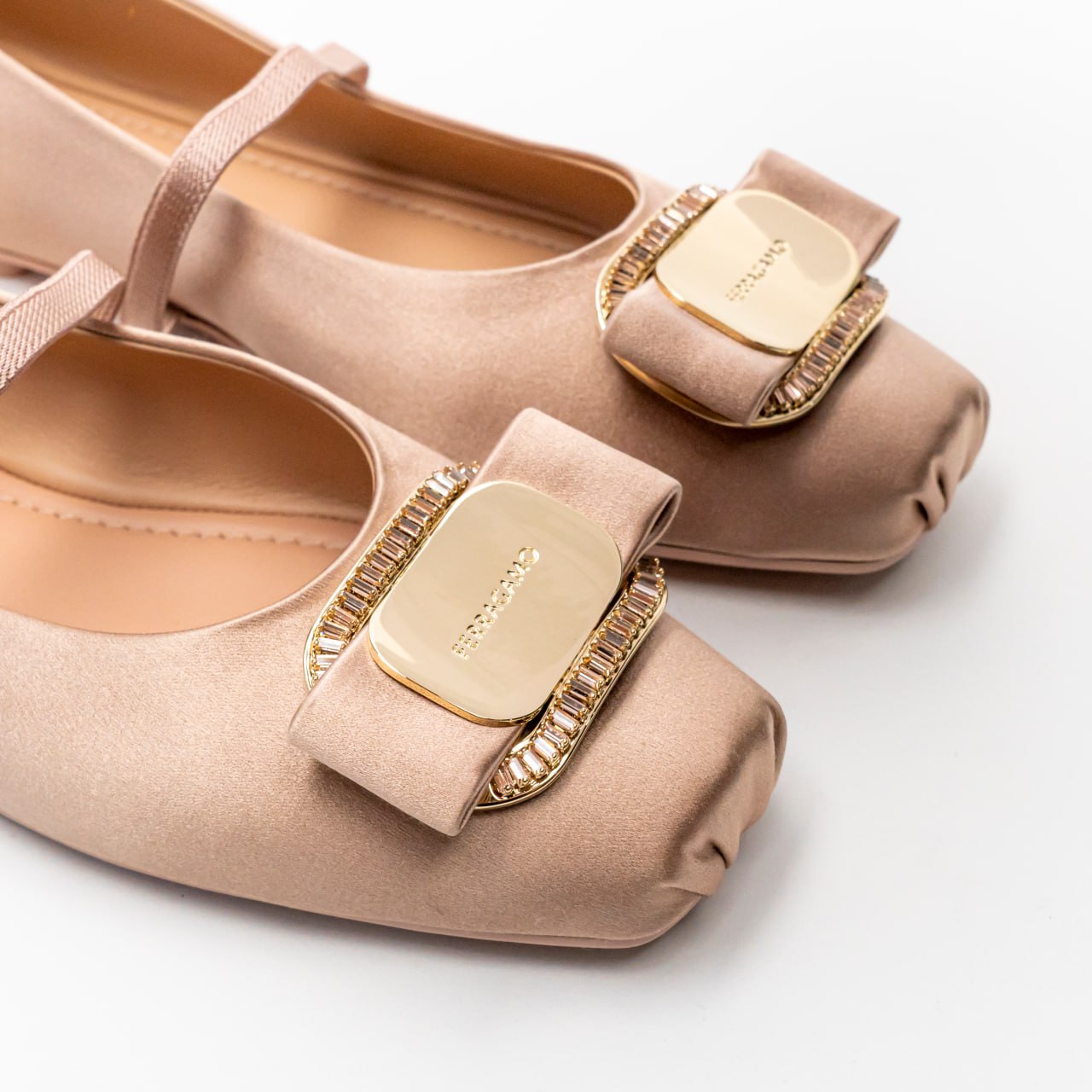 Salvatore Ferragamo Zina New Vara Plate Ballet Flats Pink –