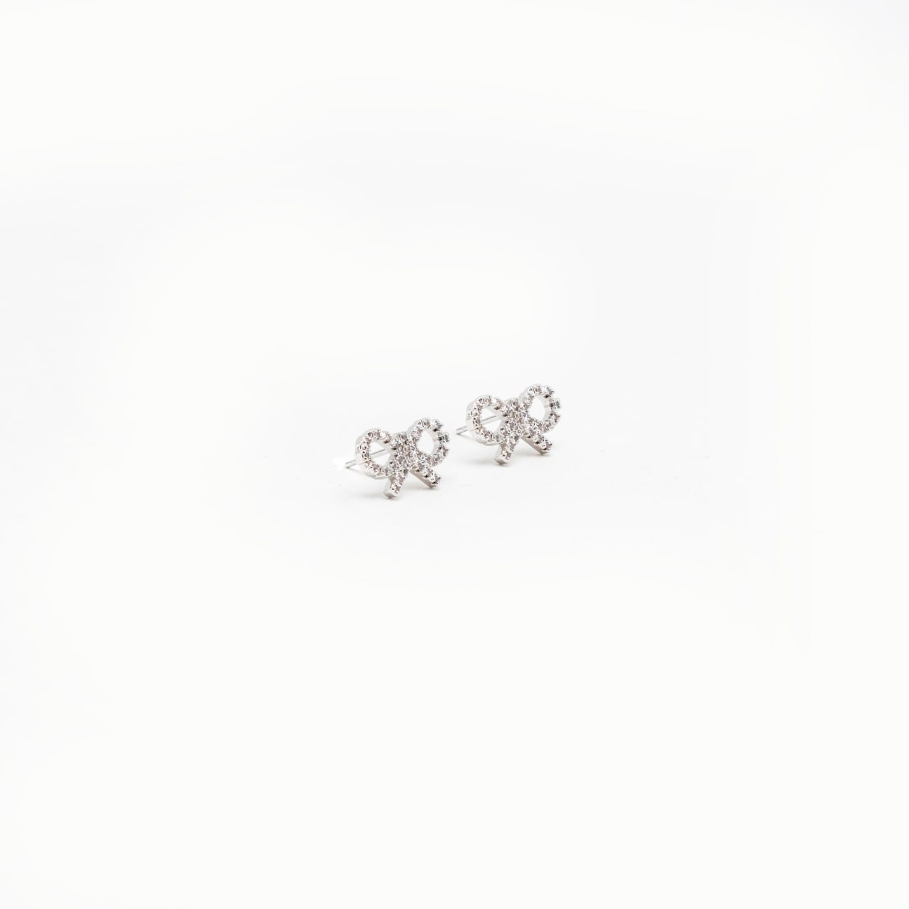 Self Portrait Micro Crystal Bow Earrings Silver Grey – voilà.id