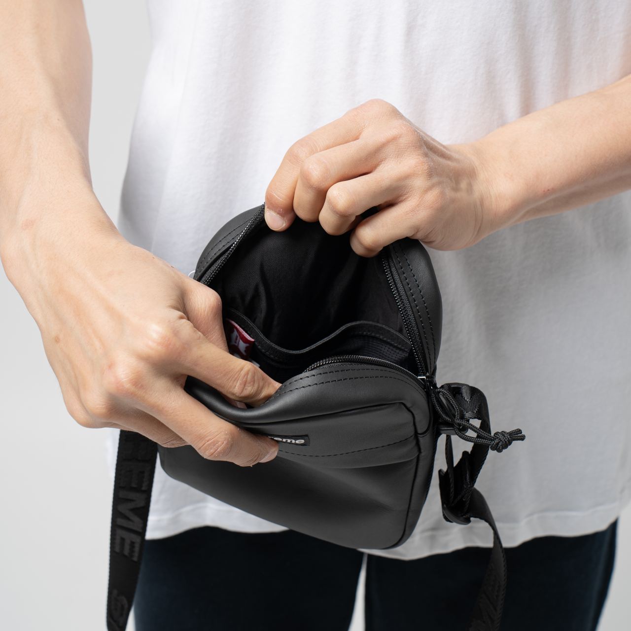 23FW Supreme Leather Shoulder Bag Black シュプリーム レザー 