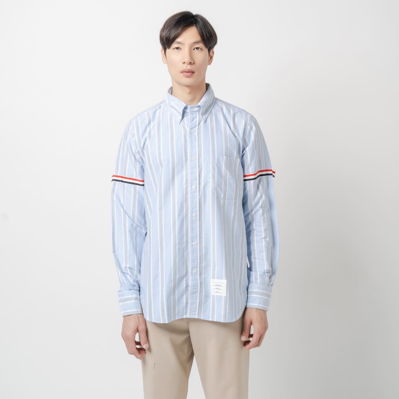 Tシャツ・カットソー THOM BROWNE FW23 STRAIGHT FIT SHIRT (MWL301O_07720035) Straight Fit L/S Bd Shirt W/Self Armband In Funmix Oxford