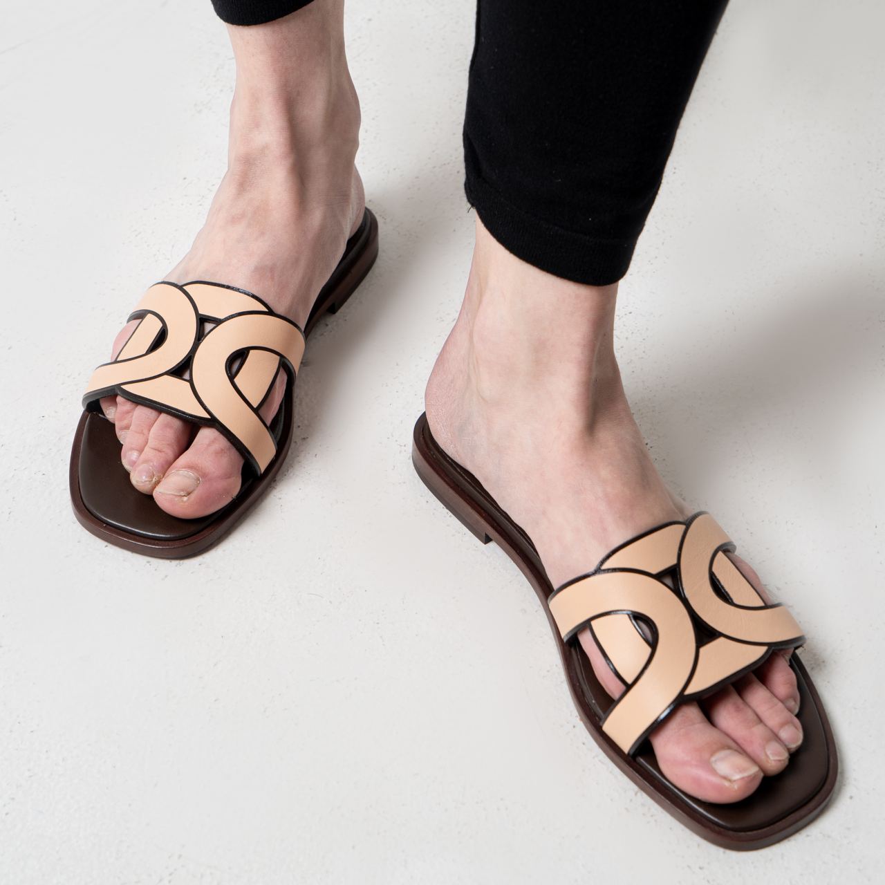 Tod's Chain Leather Sandals Brown – voilà.id