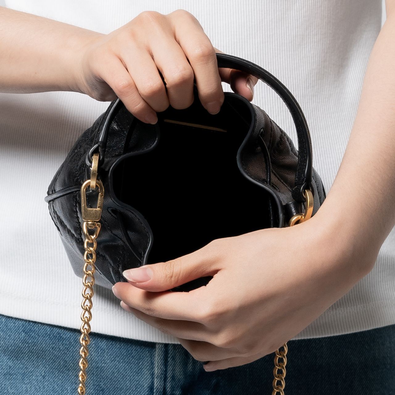 Tory Burch Willa Mini Bucket Bag Black – voilà.id