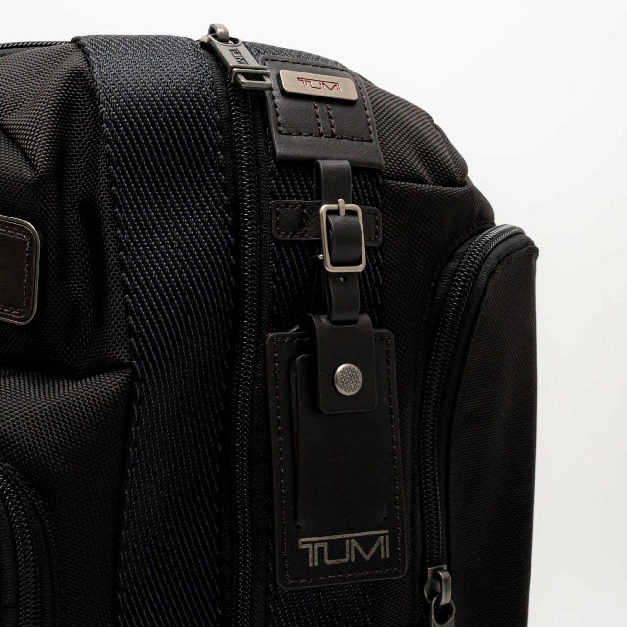 Tumi Higgins Sling Bag Canvas Opal Green – voilà.id