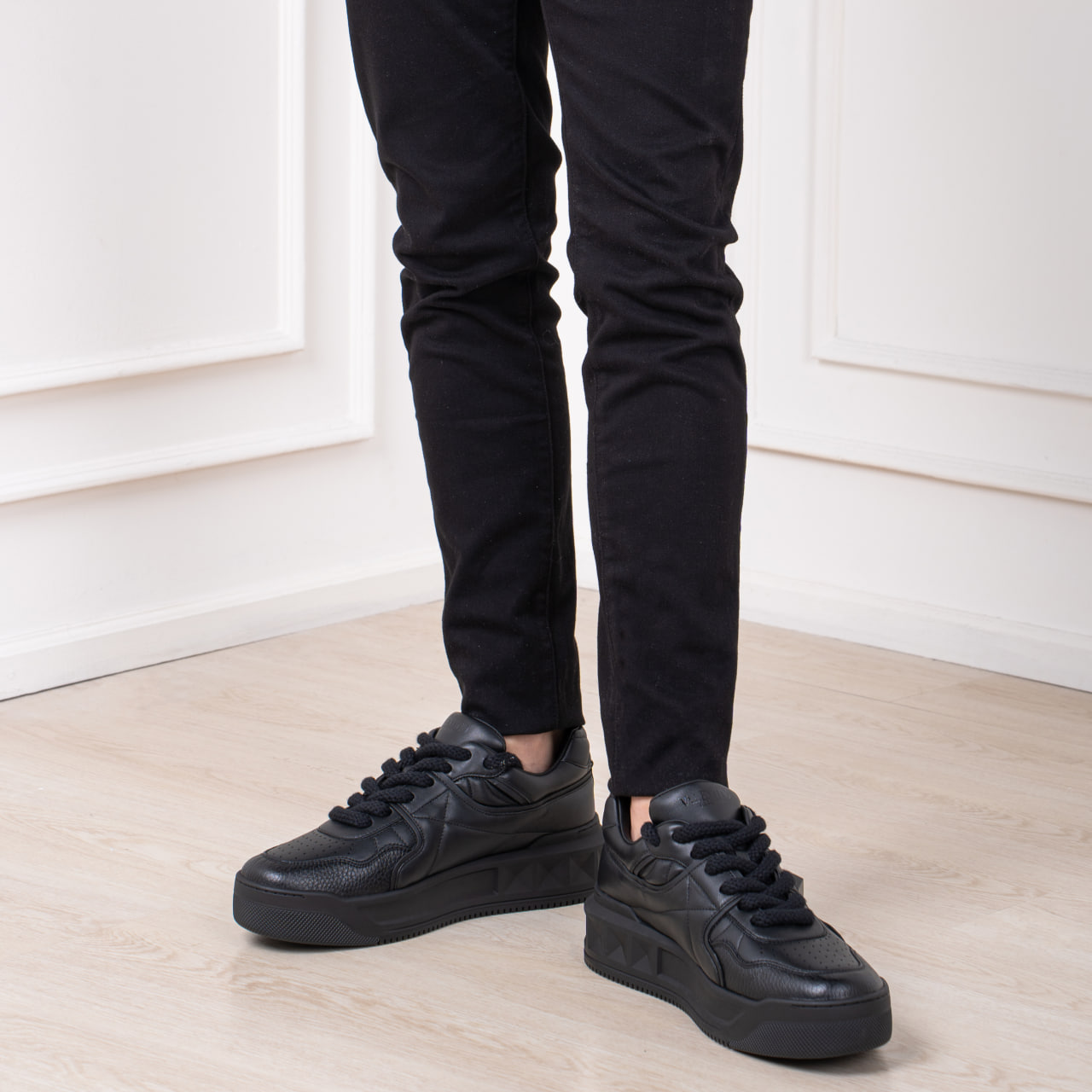 【関税&送料込】Valentino Garavani Nappa Leather Medium Rom VALENTINO | ブランド通販 X-SELL エクセル