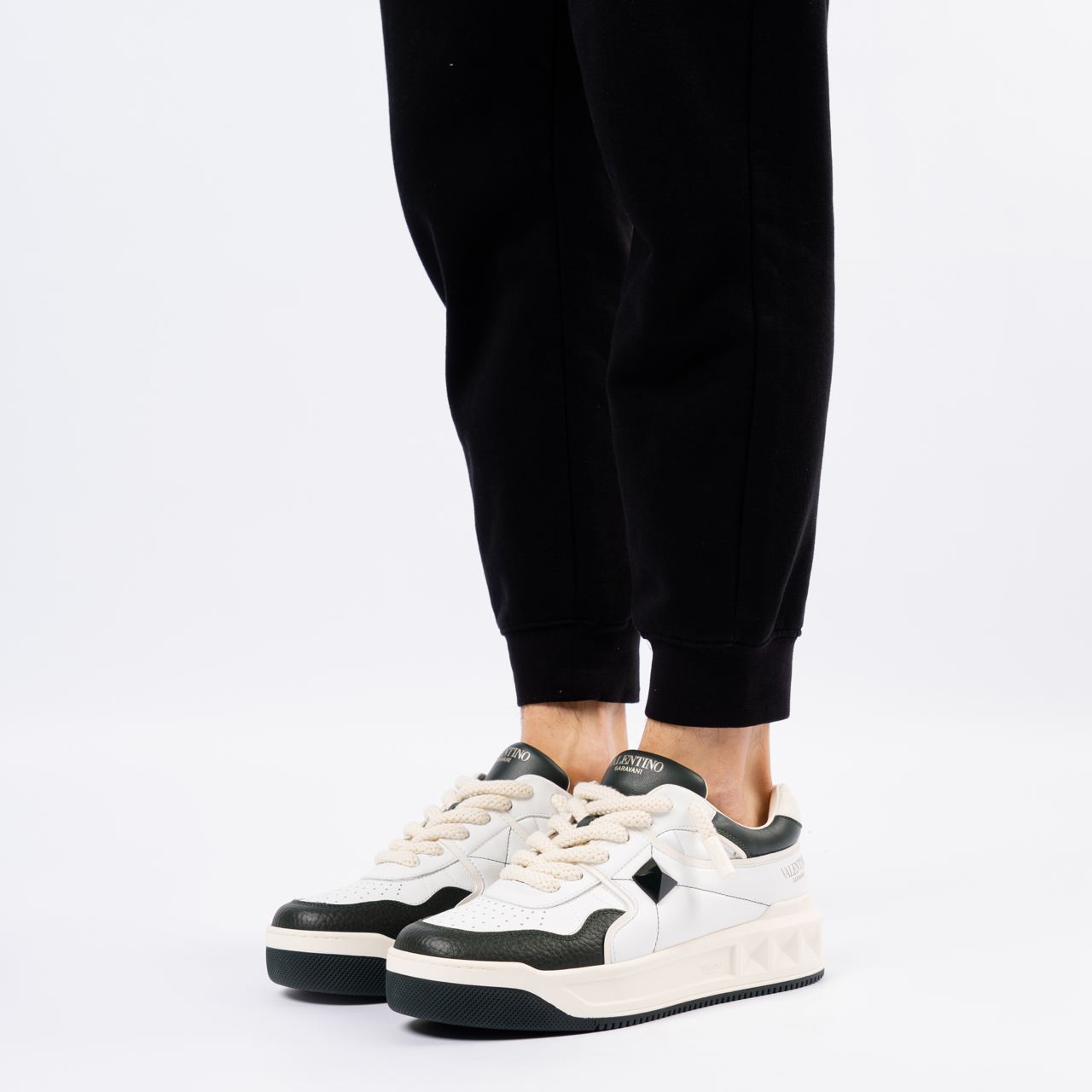 ドリーム池田店】VALENTINO スニーカー UW2S0781 EU36 WHT IKD-844