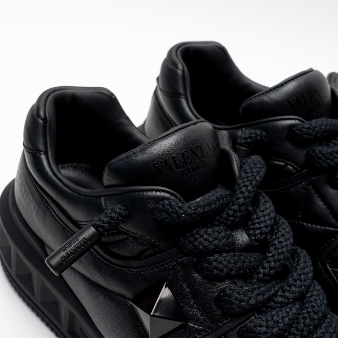 Valentino Garavani 4V3MG01F9US0NO 関税送料込 shoes-6187-1.jpg