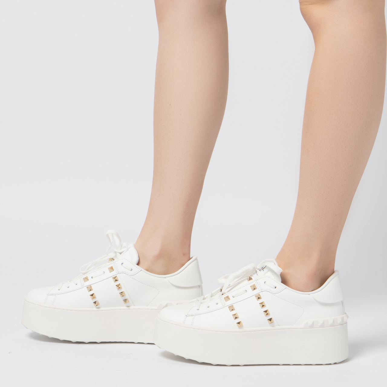 Valentino Garavani Flatform Rockstud Untitled Sneakers in