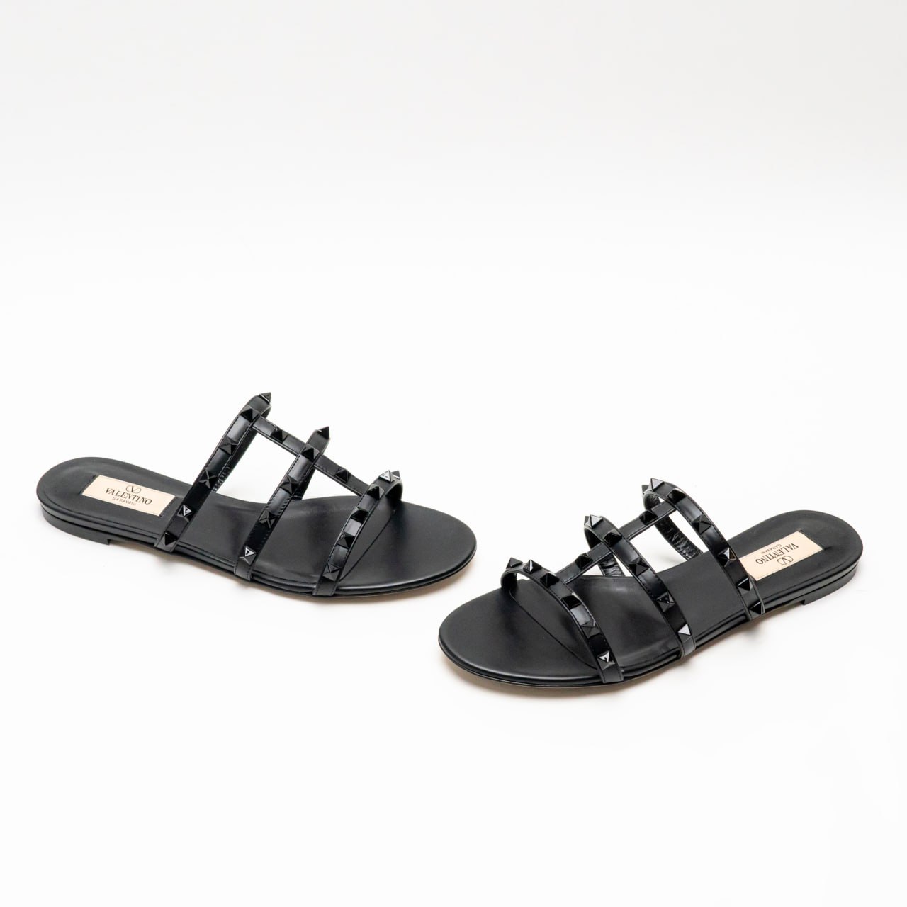 Valentino Garavani Rockstud Strappy Tonal Design Sandal Flat Black