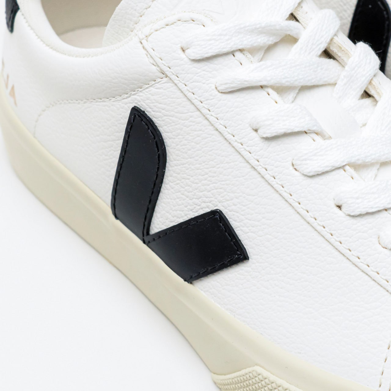 Veja Campo Chromefree Low-Top Sneakers Leather Extra White Black