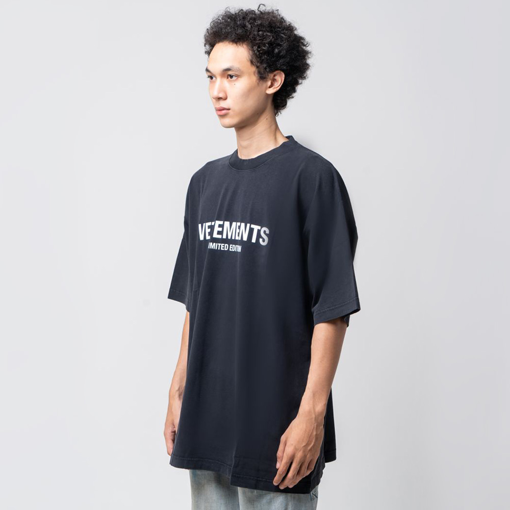 Vetements Limited Edition Oversized T-Shirt Black – voilà.id