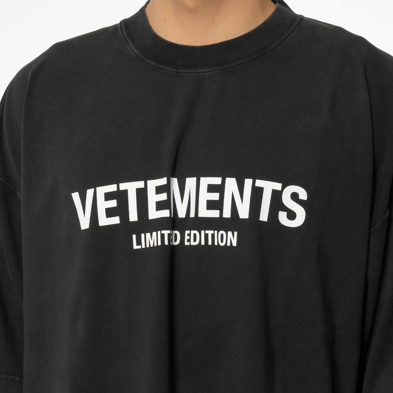 Vetements Logo Limited Edition T-Shirt Black – voilà.id